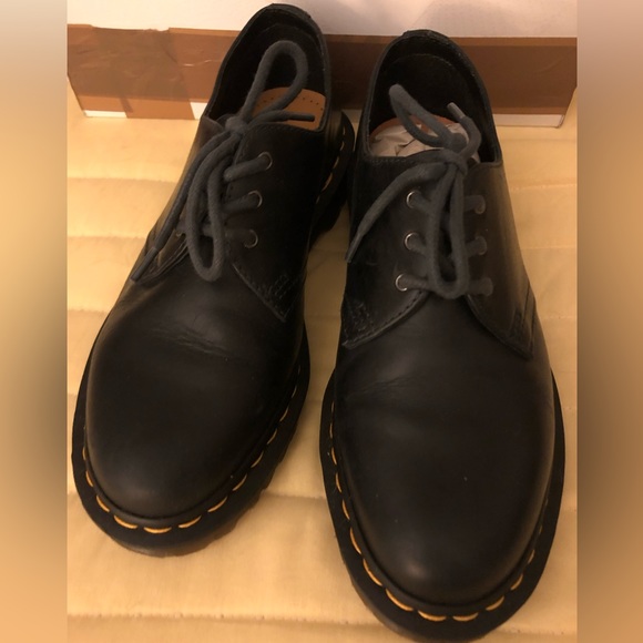 Black Doc Marten Oxford shoe - Picture 1 of 5